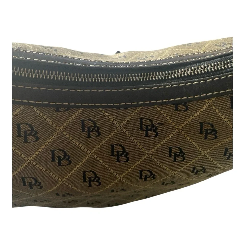 DOONEY & BOURKE-SIGNATURE CANVAS HOBO BAG-K6373964